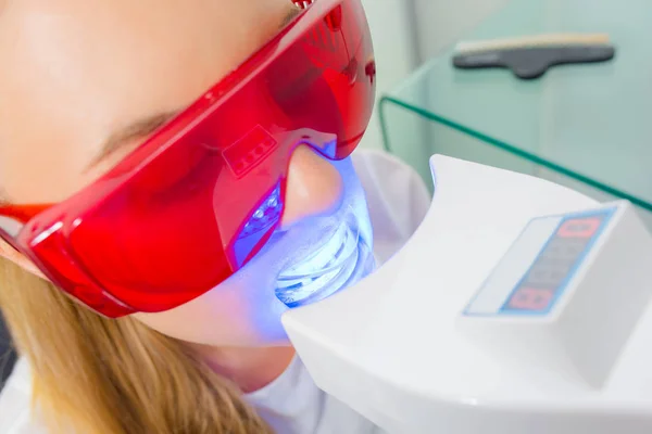 Radiografía dental y mujer —  Fotos de Stock