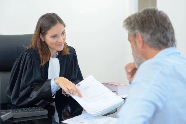 Geven de client s kopie — Stockfoto