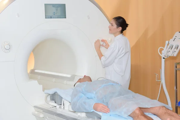 Setting the MRI and magnetic — Stock Photo, Image