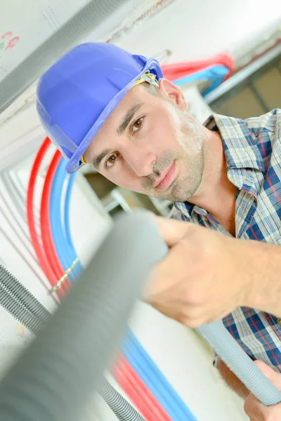 Lavoratore sul luogo di lavoro e lavoratore — Foto Stock