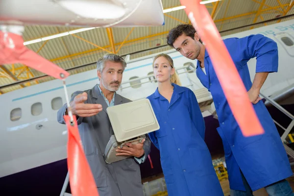 Airliner surface assembler and avionics — Stock Photo, Image