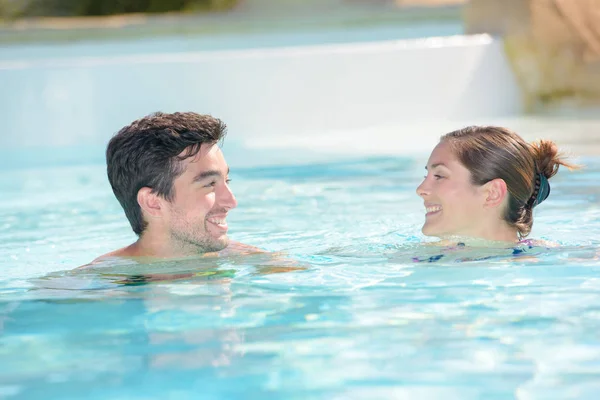 Schwimmzeit und Mensch — Stockfoto