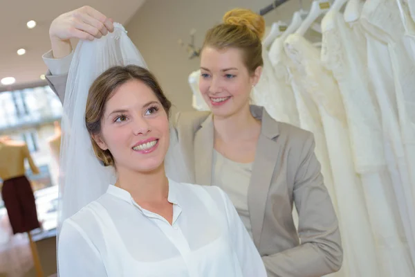 Encajar el velo y la boutique — Foto de Stock