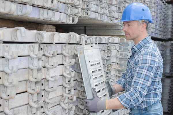 Piattaforme di impalcatura per lavoratori — Foto Stock