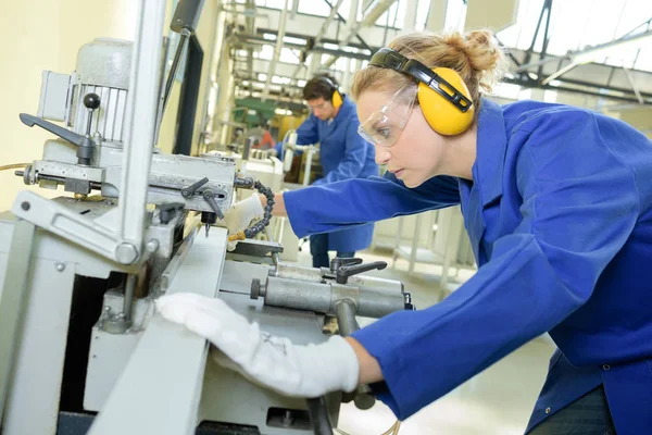 Begeleiden de frame en werk — Stockfoto