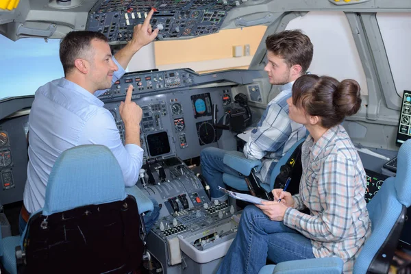 Privilège d être à l intérieur d une cabine d avion — Photo