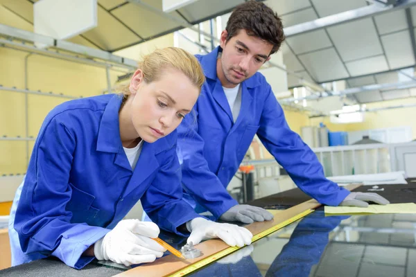 Dans l'usine de verre — Photo