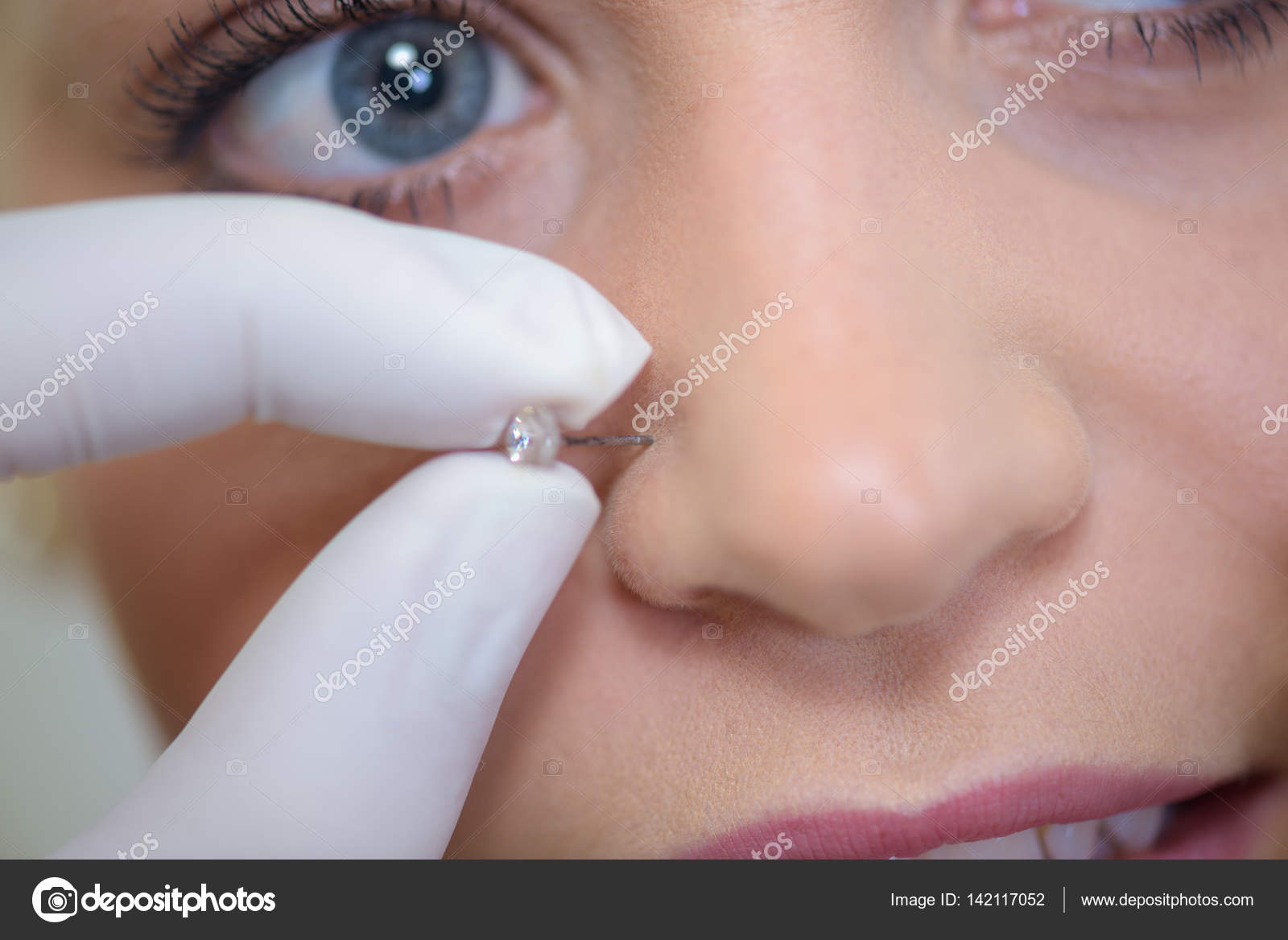 Piercing nariz fotos de stock, imágenes de Piercing nariz sin royalties | Depositphotos Piercing nariz fotos de stock, imágenes de Piercing nariz sin royalties | Depositphotos