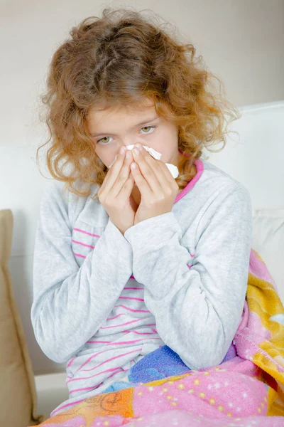 Young girl with cold — Stock Photo, Image
