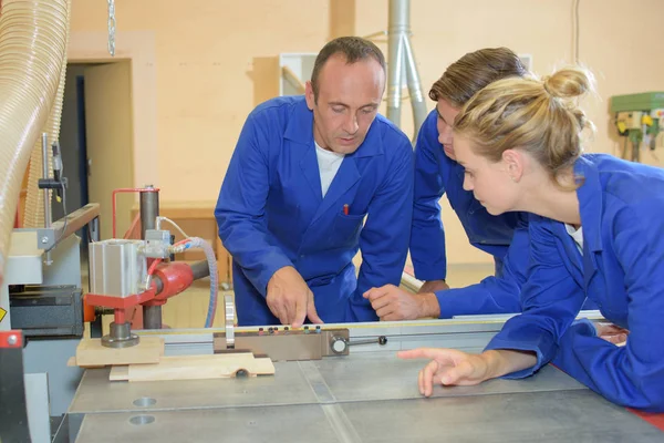 Demonstratie in beroepsopleiding college — Stockfoto