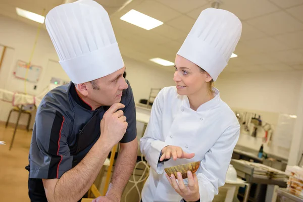 El chef y el aprendiz —  Fotos de Stock