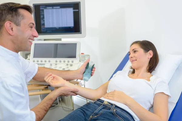 Op de echografie kamer — Stockfoto