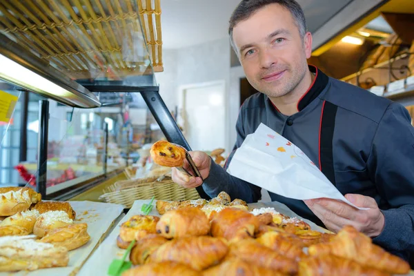 Çikolatalı ekmek sırasını — Stok fotoğraf