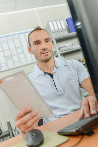 Man and computer and adult — Stock Photo, Image