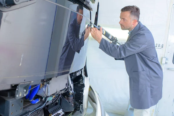 Technicus op het werk en technicus — Stockfoto