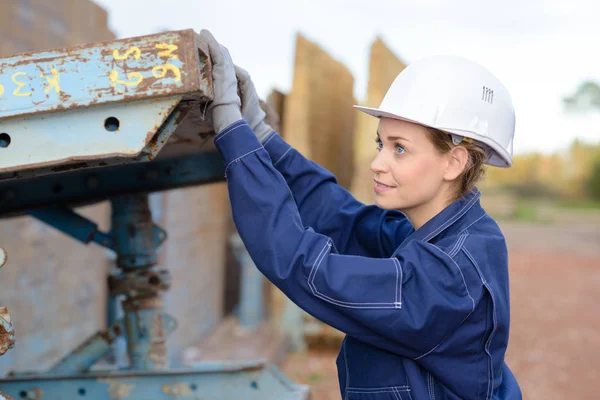 Mujer trabajador industrial y trabajo —  Fotos de Stock