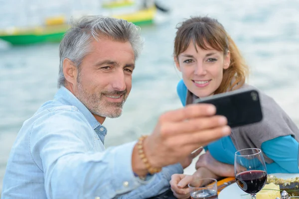 Erfassung der Erfahrung und des Restaurants — Stockfoto