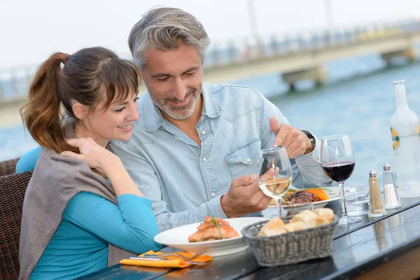 Weergegeven: van sommige foto's en restaurant — Stockfoto