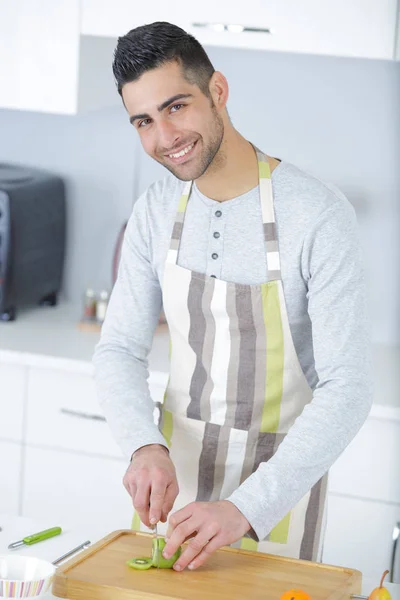 Portrét jistý muž šéfkuchaře — Stock fotografie
