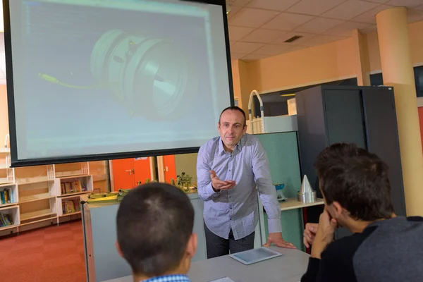 Teacher questioning students and teacher — Stock Photo, Image