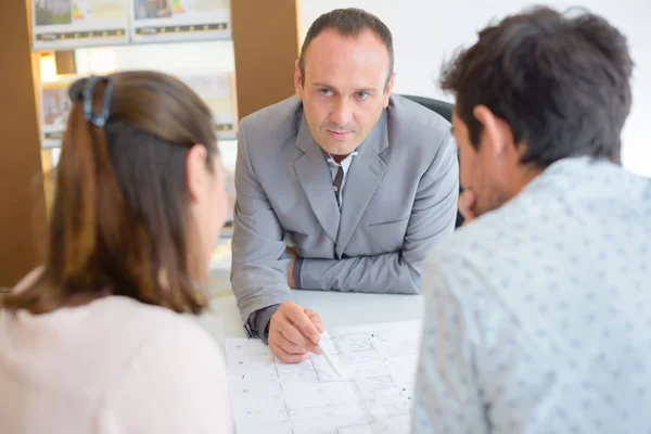 Zeigt den Grundriss — Stockfoto