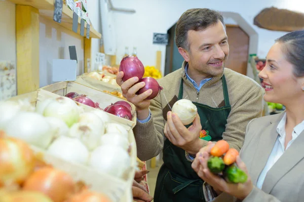 Onion and garlic and market — Stock Photo, Image