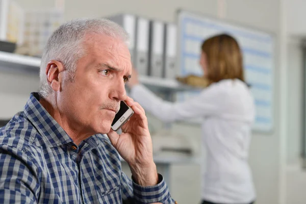 Jefe al teléfono. — Foto de Stock