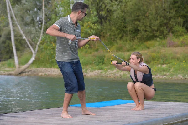 Försöker aktiviteten wakeboard — Stockfoto