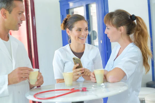 Showing personal information to a colleague — Stock Photo, Image