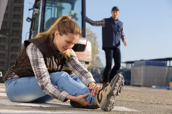 Construction worker in an accident — Stock Photo, Image