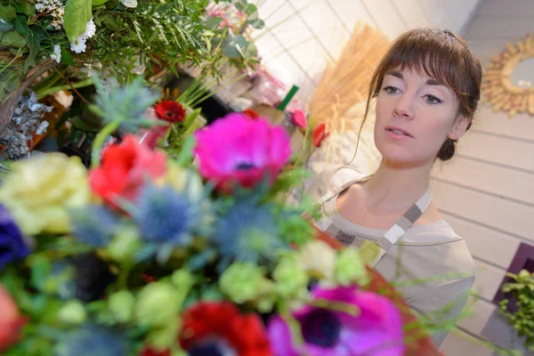 In the flower shop — Stock Photo, Image