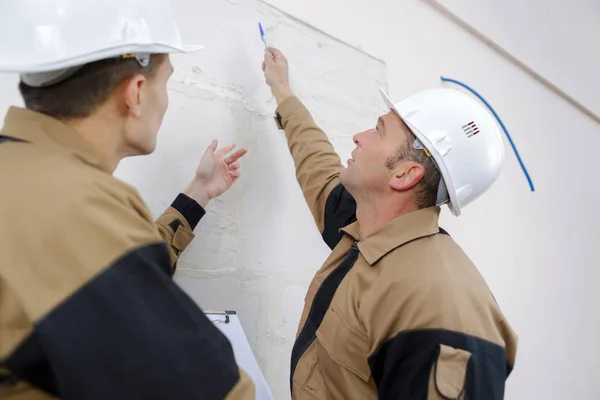 Finishing works at renovated apartment — Stock Photo, Image