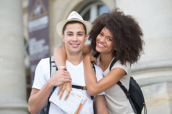 Recorriendo la ciudad y vacaciones — Foto de Stock