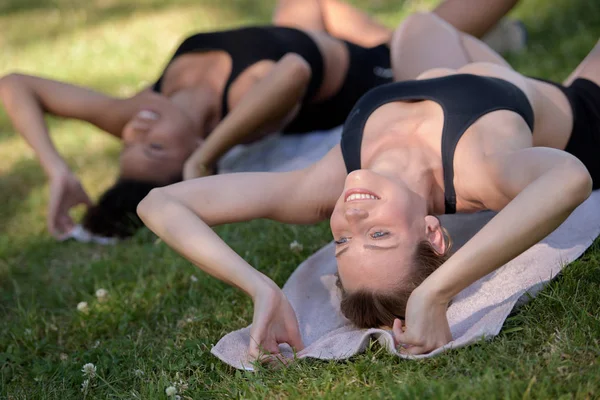Het lichaam flexibiliteit en recreatie — Stockfoto