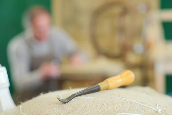 Lavorazione artigianale del cuoio o del cuoio — Foto Stock
