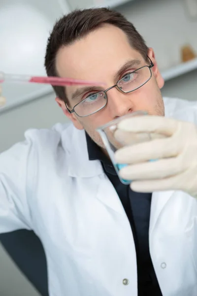 Pesquisa de experimentação anaylse e químico — Fotografia de Stock