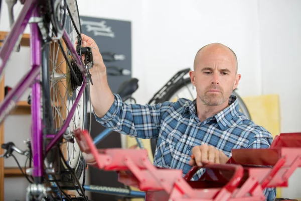 Skříňka na nářadí mechanik jízdních kol — Stock fotografie