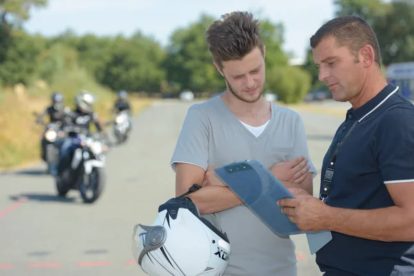 Prueba de moto y moto — Foto de Stock