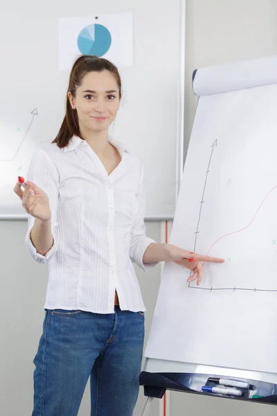 Young happy businesswoman speech in modern office — Stock Photo, Image