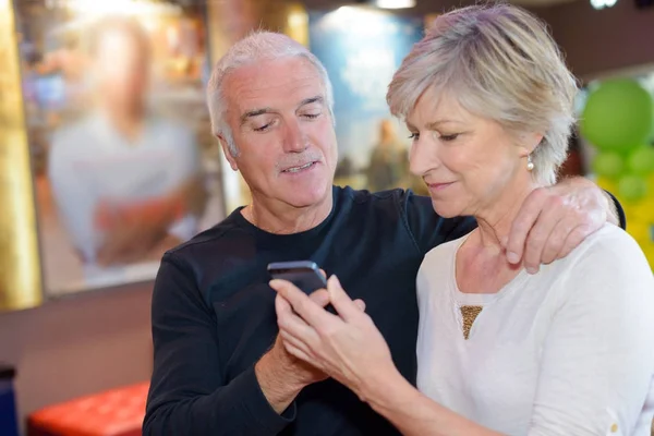 Pareja en el cine —  Fotos de Stock