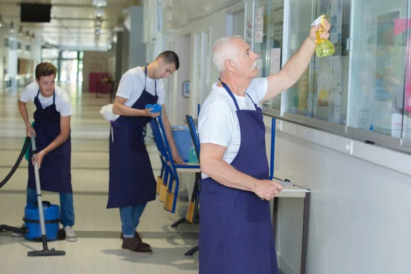 Schoonmaken van het gebied en werk — Stockfoto