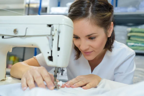 Vergoeding van de minderjarige bezuinigingen — Stockfoto