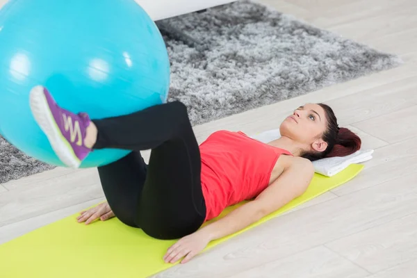 O exercício pernas e recreação — Fotografia de Stock