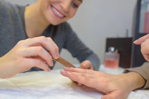 Haciendo uñas y haciendo —  Fotos de Stock