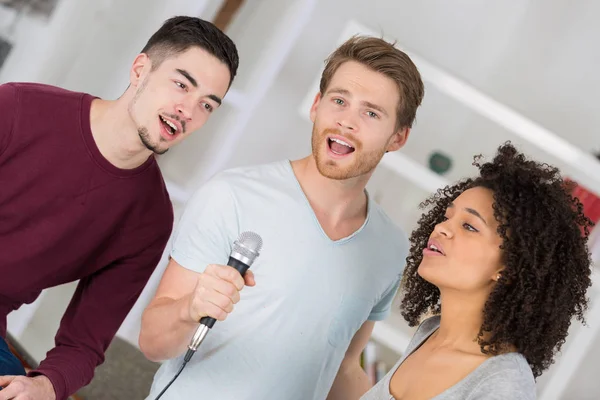 Os três cantores e recreação — Fotografia de Stock