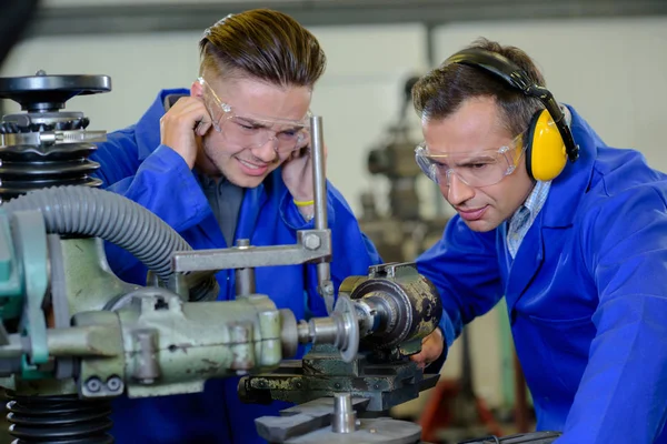 Oplossen van het probleem van de machine — Stockfoto