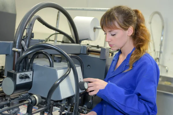 Máquina de impressão industrial e indústria — Fotografia de Stock