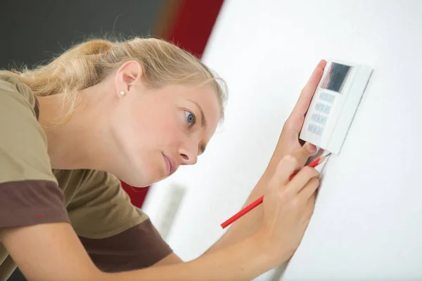 Installing electronic lock system — Stock Photo, Image