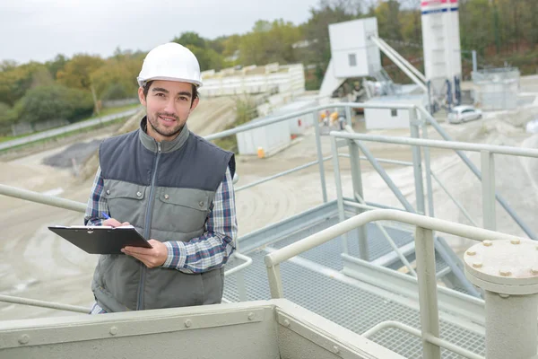 Cement inspection on progress — Stock Photo, Image