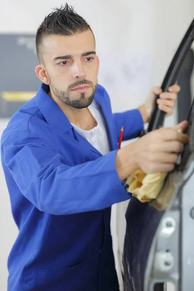 Measurement of the windscreen — Stock Photo, Image